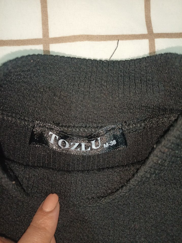 siyah crop boğaz yakalı kazak, büstiyer - Görsel 2