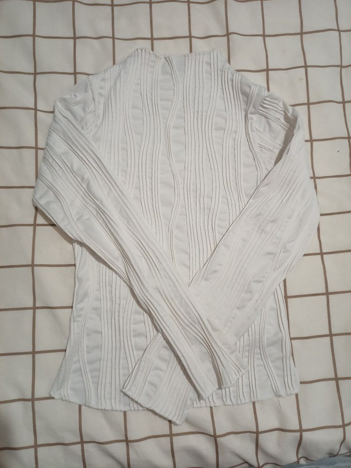 Beyaz Kadın Keten Pliseli Uzun Kollu Kazak - Görsel 3