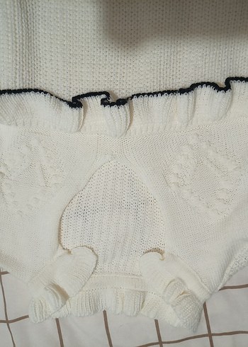 Fırfırlı Beyaz Triko Kadın Kazak - Görsel 5