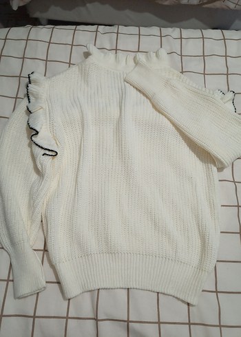 Fırfırlı Beyaz Triko Kadın Kazak - Görsel 4