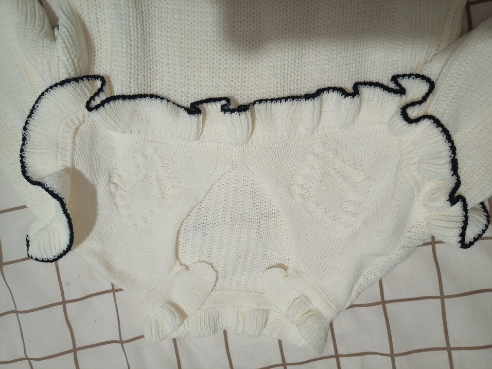 Fırfırlı Beyaz Triko Kadın Kazak - Görsel 5