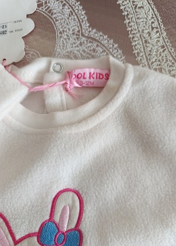 Kapüşonlu Nakışlı Örgü Bebek Kız Tulumu - Görsel 4