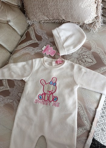 Kapüşonlu Nakışlı Örgü Bebek Kız Tulumu - Görsel 2