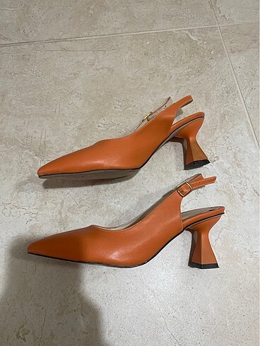 Topuklu ayakkabı - Görsel 4
