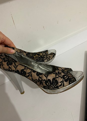 Dantel Detaylı Vintage Topuklu Kadın Ayakkabı