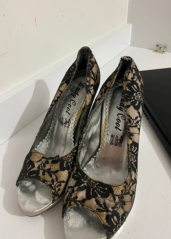 38 Beden Dantel Detaylı Vintage Topuklu Kadın Ayakkabı