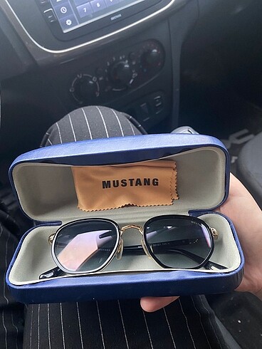 Mustang güneş gözlük