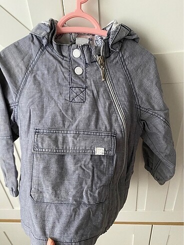 H&M Kanguru çeker
