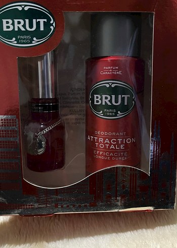 Brut Attraction Totale Erkek Parfüm ve Deodorant Seti