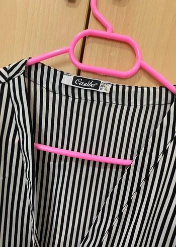 V Yaka Çizgili Siyah Kadın Gömlek - Görsel 4