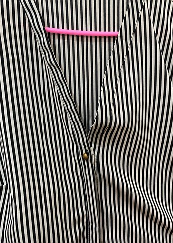 V Yaka Çizgili Siyah Kadın Gömlek - Görsel 2