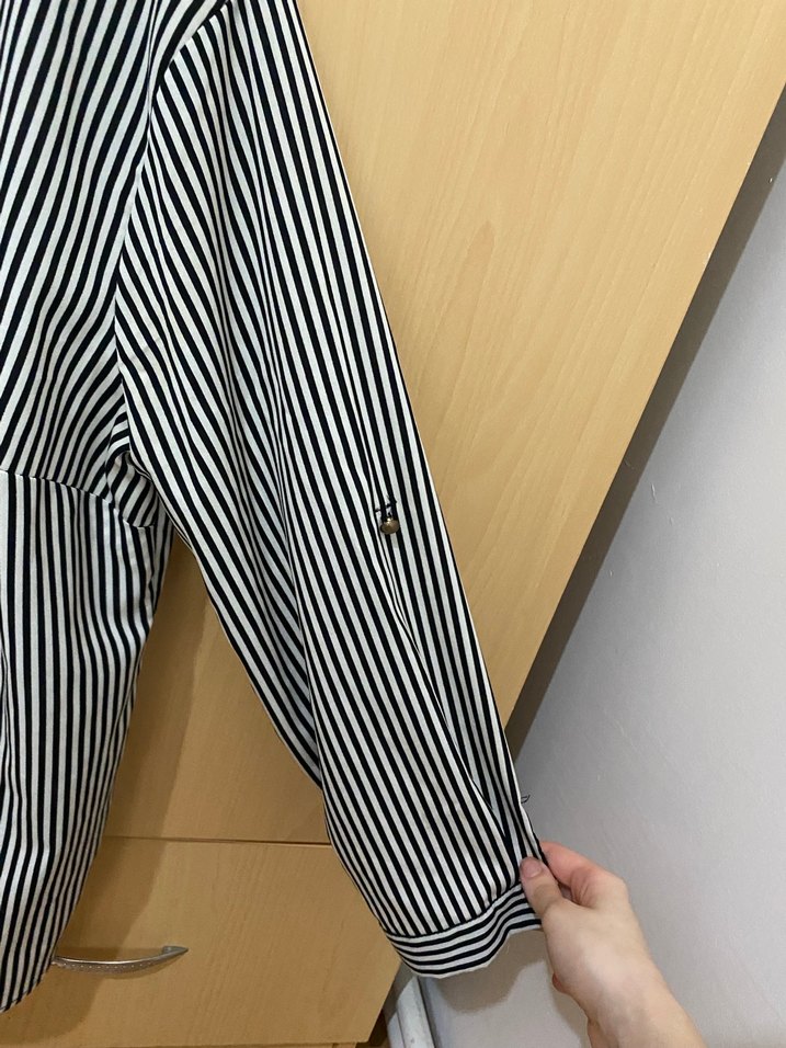 V Yaka Çizgili Siyah Kadın Gömlek - Görsel 5