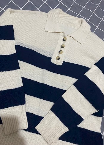 Çizgili Yakalı Triko Kazak - Görsel 2