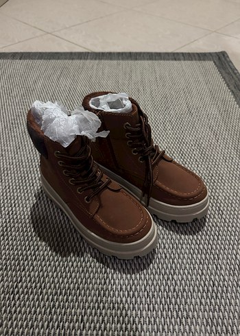 Kahverengi Erkek Çocuk Street Wear Bot