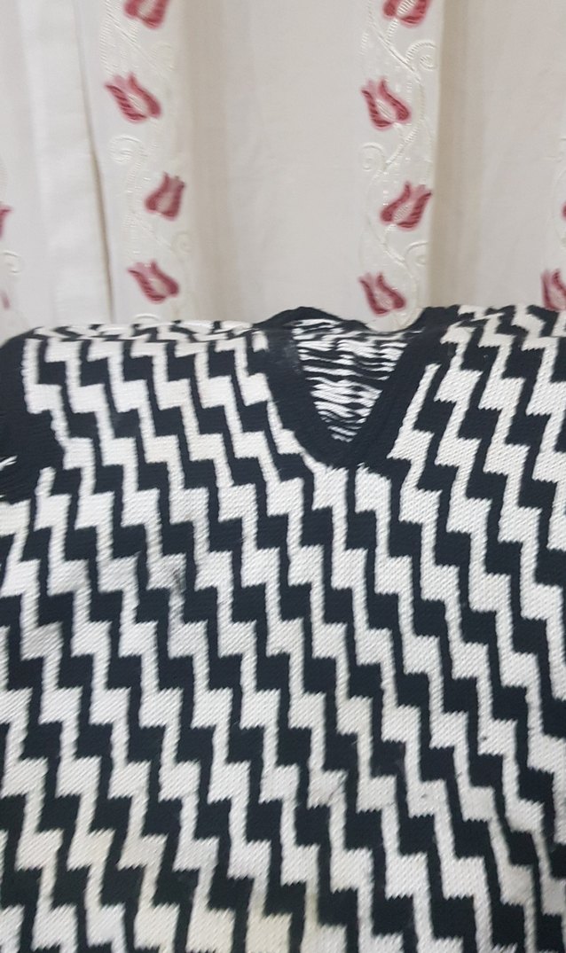 Siyah Beyaz Zebralı V Yaka Triko Süveter - Görsel 5