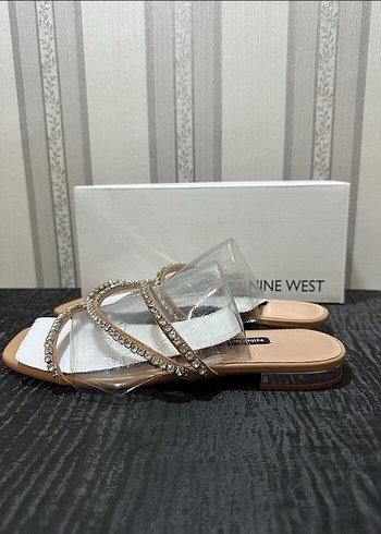 Nine West Nine West Bej Parlak Taşlı Kadın Terlik
