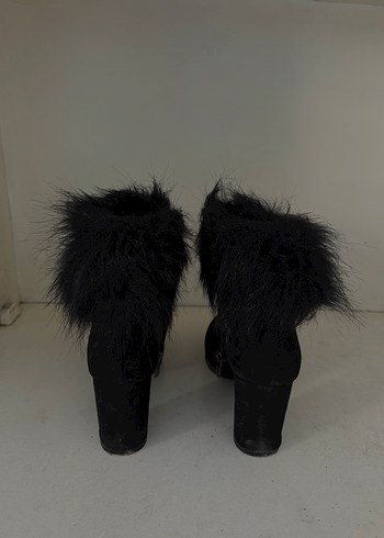 Siyah Süet Topuklu Kürklü Kadın Bot - Görsel 5