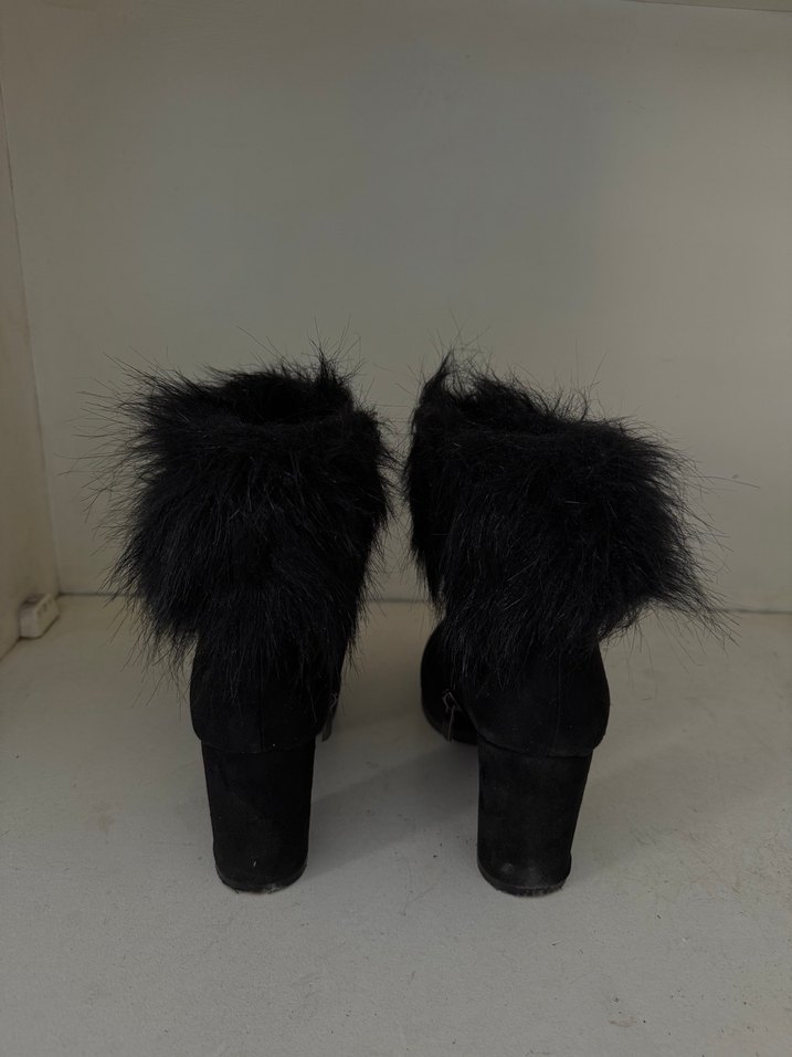 Siyah Süet Topuklu Kürklü Kadın Bot - Görsel 5