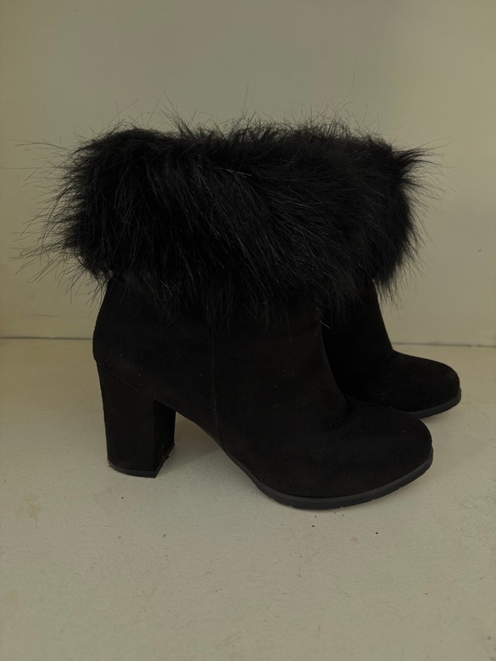 Siyah Süet Topuklu Kürklü Kadın Bot - Görsel 3