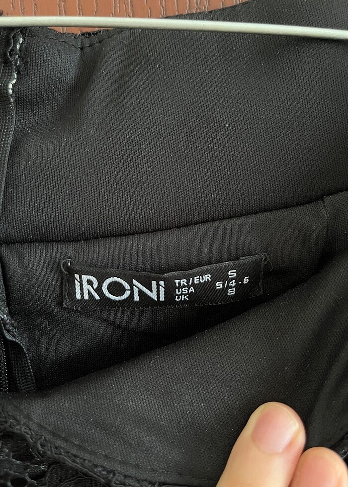 Kadın mini dantel siyah madonna yaka omzu açık elbise - Görsel 3