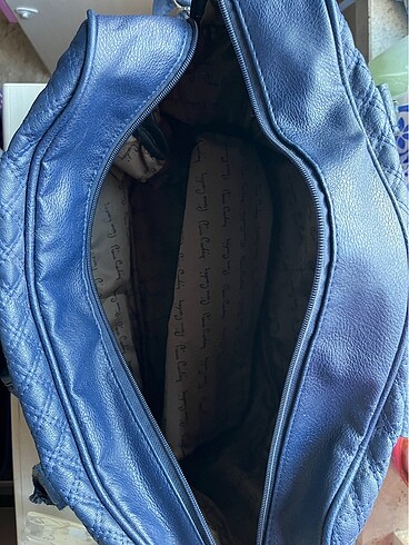 Pierre Cardin geniş büyük lacivert çanta - Görsel 3