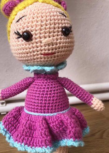 Renkli Pembe Örgü Bebek