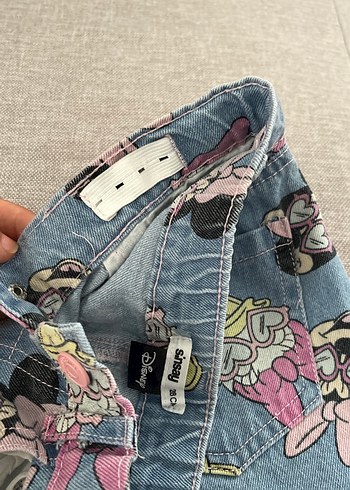 7 Yaş Beden çeşitli Renk Kız Çocuk Minnie Mouse Baskılı Denim Şort
