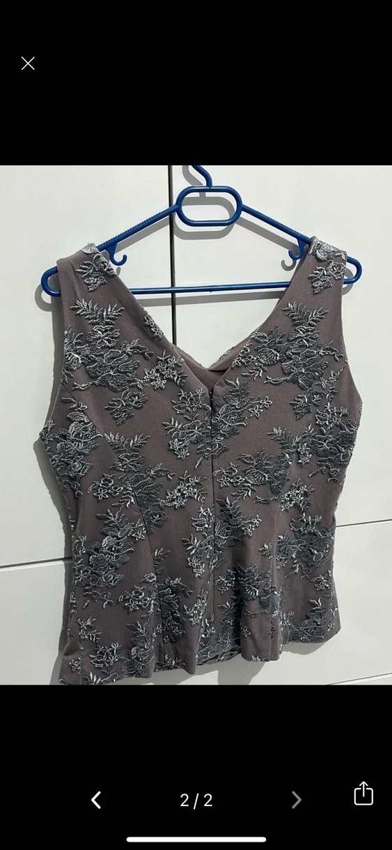 Dantel İşlemeli V Yaka Kolsuz Mini Bluz - Görsel 2