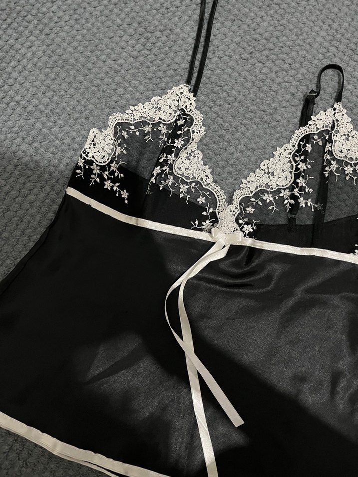 Nakışlı Siyah Mini Askılı Kadın Pijama Takımı - Görsel 2