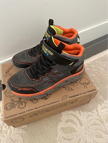 Skechers Skechers bot