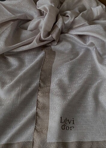 Levidor Monogram şal
