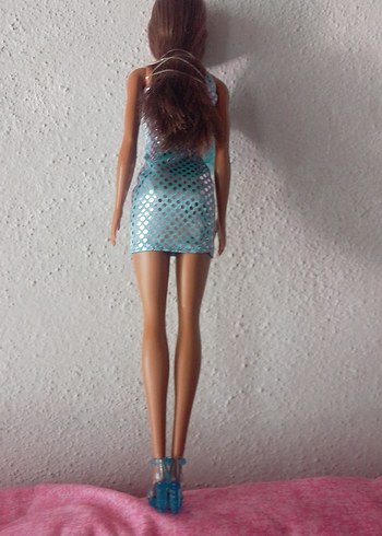 Barbie Mavi Puanlı Mini Elbiseli Bebek