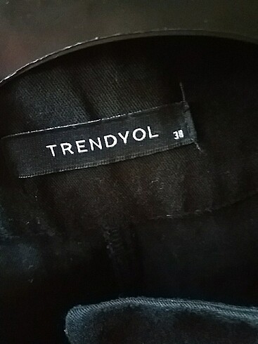 38 Beden siyah Renk Trendyol kumaş pantolon 38 beden sıfır