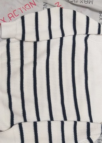 Beyaz Siyah Çizgili Boğazlı Triko Kazak - Görsel 6