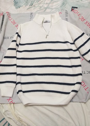 Beyaz Siyah Çizgili Boğazlı Triko Kazak - Görsel 5