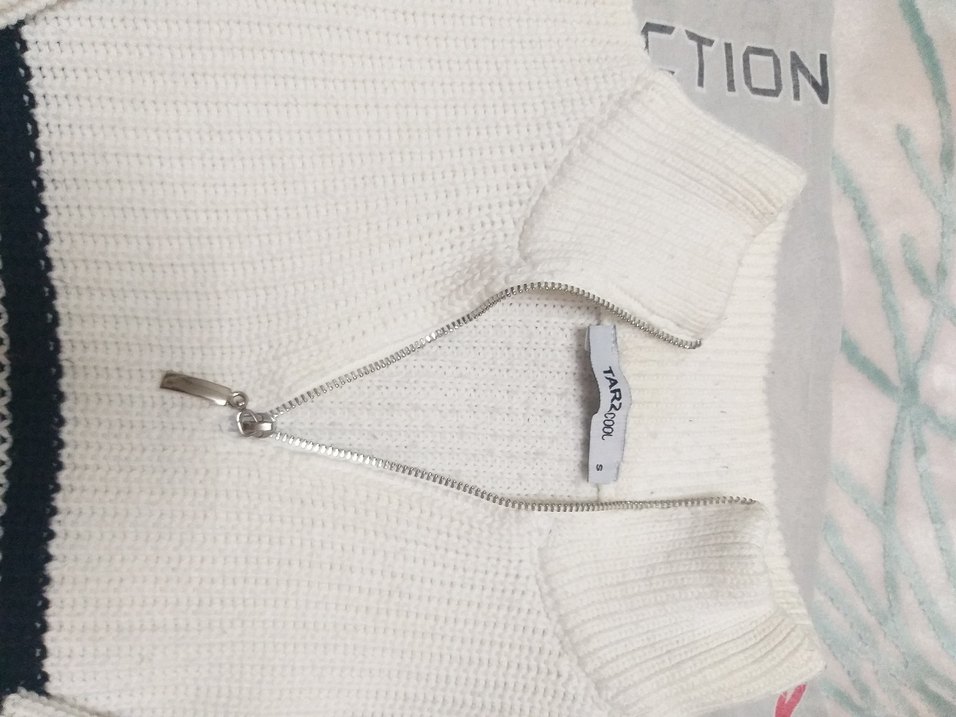 Beyaz Siyah Çizgili Boğazlı Triko Kazak - Görsel 4