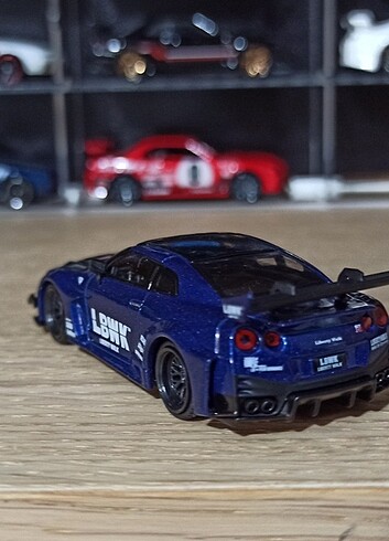 Mini GT R35 