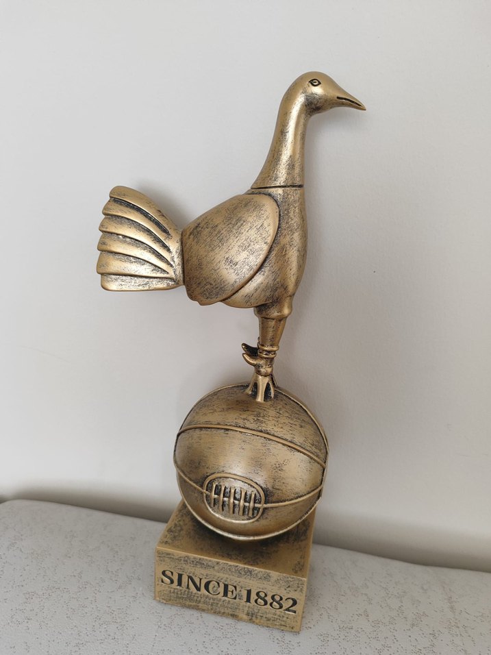 Tottenham Hotspur Altın Figürin - Görsel 2