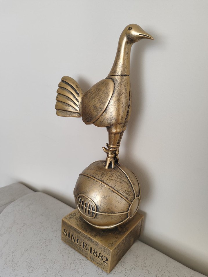 Tottenham Hotspur Altın Figürin - Görsel 3