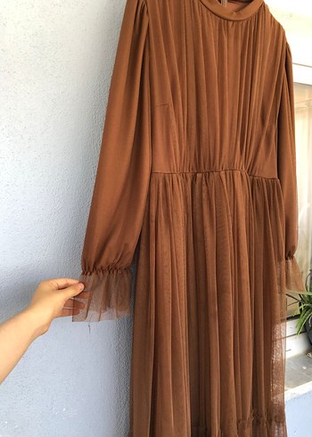 l Beden camel Renk Uzun Piliseli Elbise toplasaniz 3 kere kullanmisimdiir yepyeni