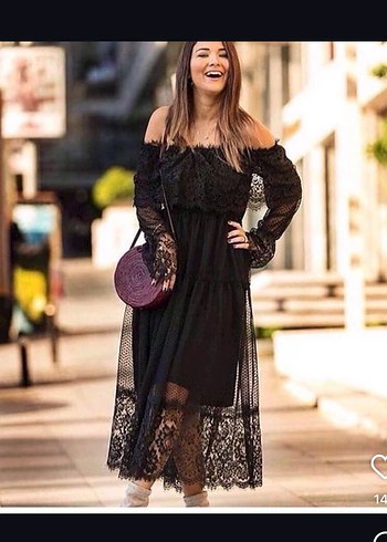 Dantel Detaylı Siyah Uzun Gotik Elbise