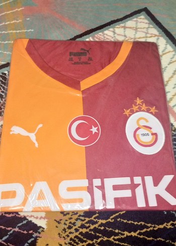 Galatasaray iç saha forması - Görsel 4