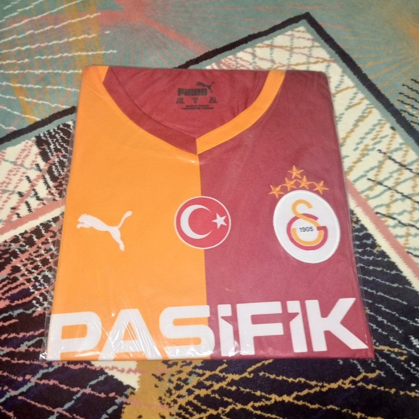 Galatasaray iç saha forması - Görsel 4