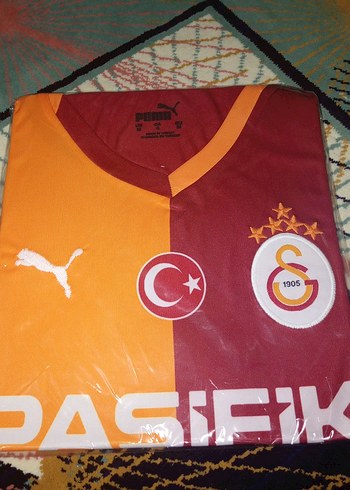 Galatasaray iç saha forması - Görsel 3