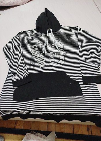 Zebra desenli uzun kapüşonlu sweatshirt