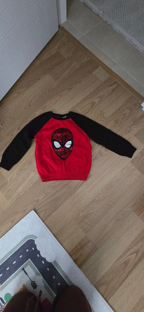 4-5 yaş 1 yada 2 kez giyildi Örümcek Adam Baskılı Erkek triko - Görsel 2