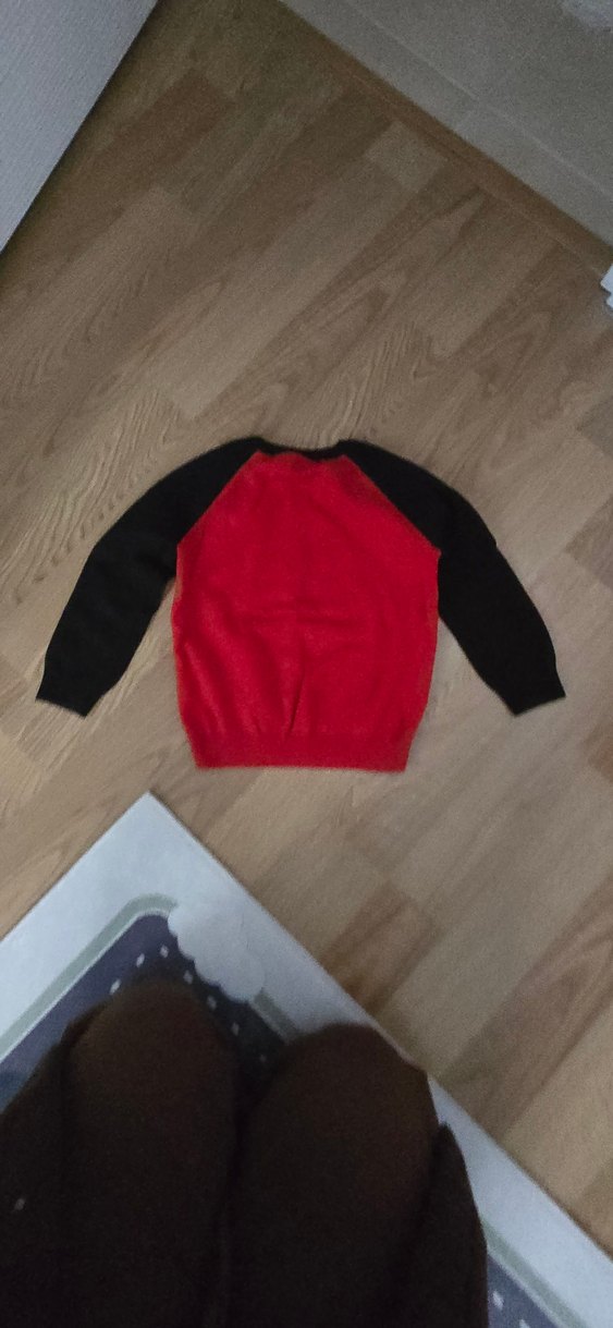 4-5 yaş 1 yada 2 kez giyildi Örümcek Adam Baskılı Erkek triko - Görsel 3