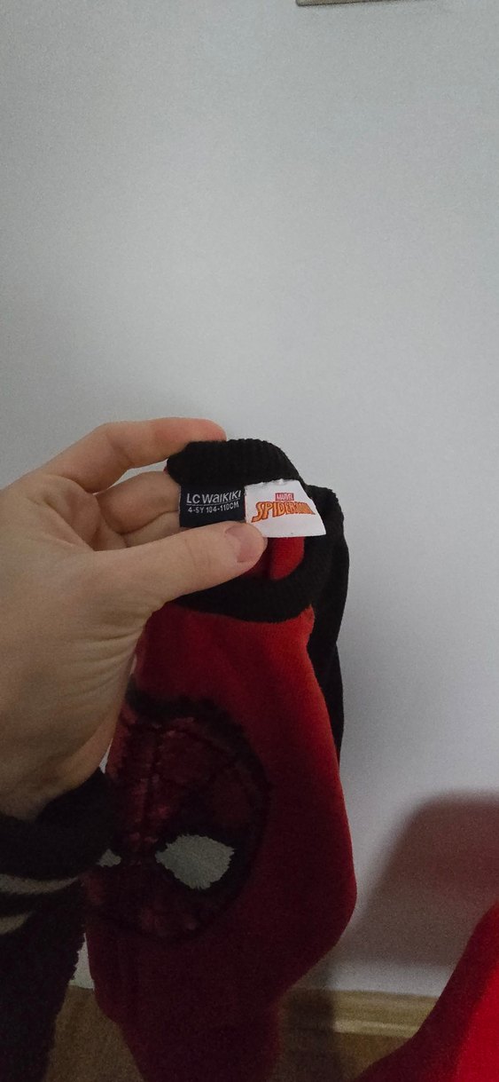 4-5 yaş 1 yada 2 kez giyildi Örümcek Adam Baskılı Erkek triko - Görsel 4