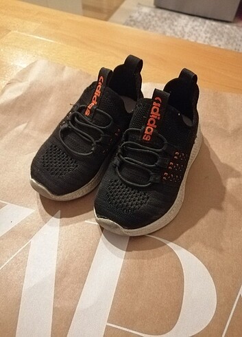 24 Beden siyah Renk 24 no spor ayakkabı