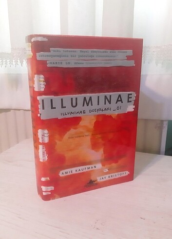 Illuminae Ciltli Kitap